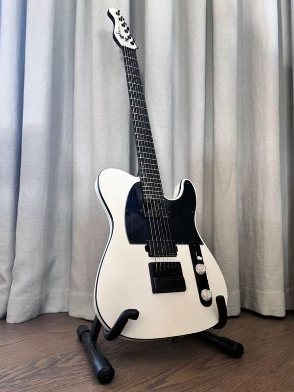 Halo Salvus-6 Baritone Solid White Satin 2022 w/ EverTune, Fishman Fluence & Rechargeable Battery image 1