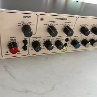 TL Audio 5051 Ivory 2 Series Mono Valve Processor 2010s - White image 3
