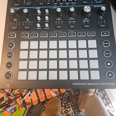 Novation Circuit Mono Station Paraphonic Synthesizer 2017 - 2021 - Black image 1