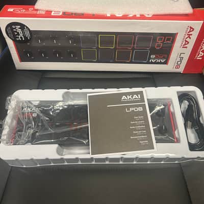 Akai LPD8 MKII MIDI Pad Controller 2022 - Present - Black image 2