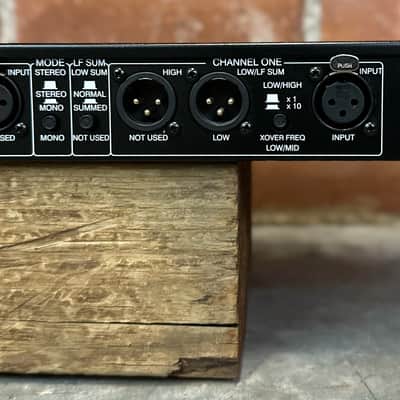 dbx 223XL Stereo 2-Way / Mono 3-Way Crossover 2000s - Gray image 6