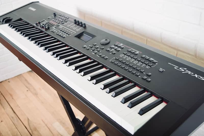 Yamaha S70xs keyboard synthesizer in near mint condition-76 | Reverb