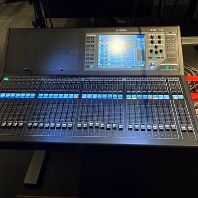 Yamaha QL5 64-channel Digital Mixing Console image 3