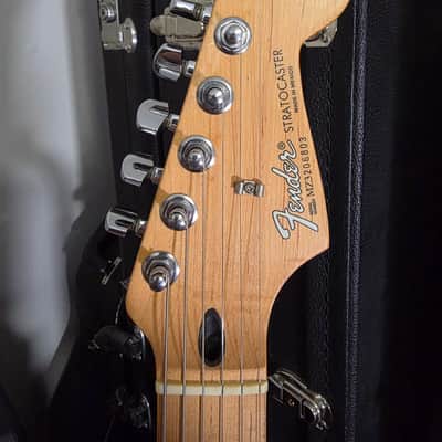 Fender Standard Stratocaster with Maple Fretboard 2003 - Black image 6