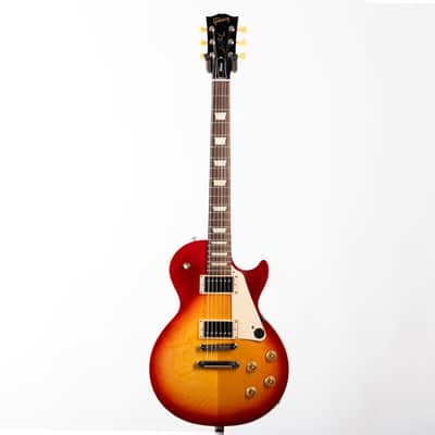 Gibson Les Paul Tribute Satin, Satin Cherry Sunburst | Demo image 2