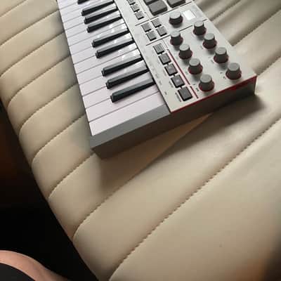 Akai Mpk mini mk4 2025 image 8