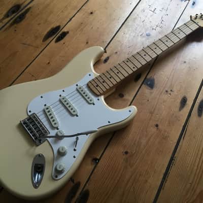Squier Stratocaster Electric Guitar Made in Korea 1994 CN image 2
