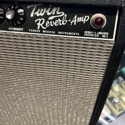 Fender '65 Twin Reverb Reissue 85-Watt 2x12" Guitar Combo 1991 - Present - Black image 2