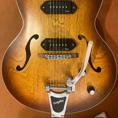Godin 5th Avenue CW Kingpin II Rare Bigsby Tremelo Hollowbody Guitar image 2