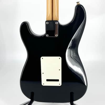 1995 Fender Squier Series Stratocaster – Black image 8