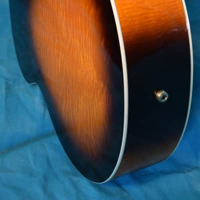 Taylor 655-12 2003 - Sunburst image 12