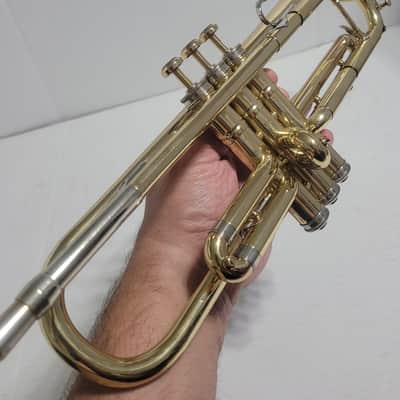 Martin IMPERIAL , TRUMPET W double Reverse LP tuning slide , 2 Mouthpieces and Hard case 1952 - Clear Lacquer image 6