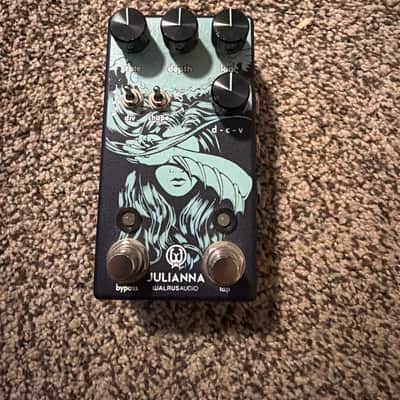 Walrus Audio Julianna Deluxe Chorus / Vibrato 2020 - Present - Blue image 1
