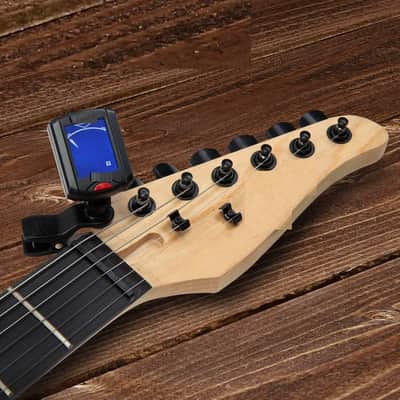 30 Inch Electric Guitar and Starter Kit for Kids with 3/4 Size Beginner’s Guitar, Amp, Six Strings, Two Picks, Shoulder Strap, Digital Clip On Tuner, Guitar Cable and Soft Case Gig Bag - Green image 2