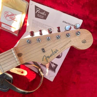1957 Fender Stratocaster — Near-Mint, All-Original, Museum-Grade Example image 5