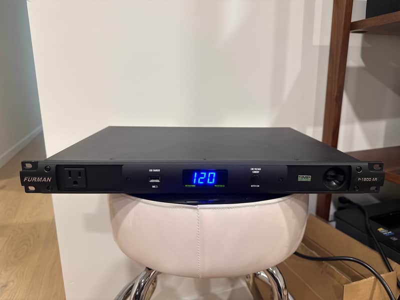 Furman P-1800 AR Prestige Series Voltage Regulator/Power Conditioner 2010s - Black image 1