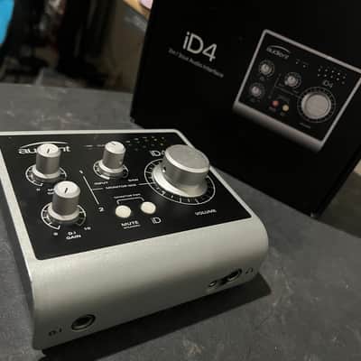 Audient iD4 Desktop USB Audio Interface 2010s - Black image 2