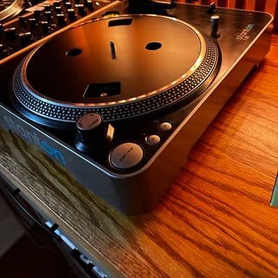 Stanton T52 belt drive turntable image 2