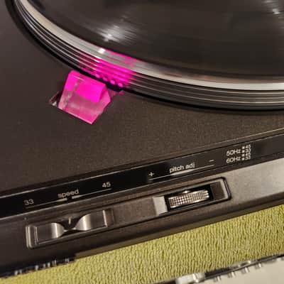 Technics Technics SL-BD22 is a semi-automatic, belt-driven turntable 2000 - Black image 2