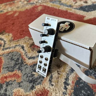 Intellijel uVCA II Dual Log / Lin VCA Eurorack Module 2013 - 2016 - Silver image 2