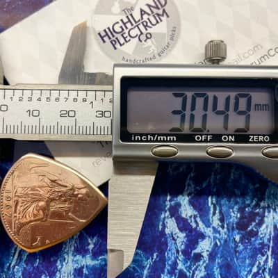 **Special Offer 20% Discount** Two (2) Queen Elizabeth 1967 Penny Coin Guitar Picks. image 3