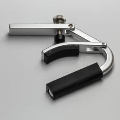 Shubb L9 Lite Capo for Ukulele, Aluminium, 1 ⅝" Wide and Flat image 2