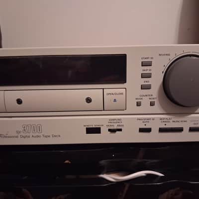 Panasonic SV-3700 Professional Digital Audio Tape Deck w/tapes and accessories 1980s? - Grey image 4