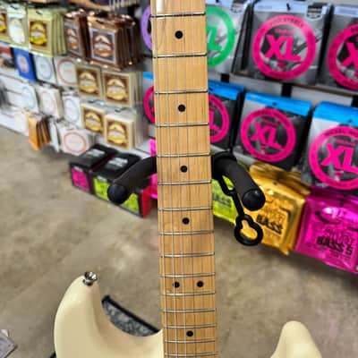 Fender American Special Stratocaster with Maple Fretboard - Olympic White image 3