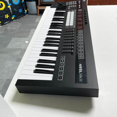 Novation ReMOTE 49 SL MKIII MIDI Controller 2018 - Present - Black image 3
