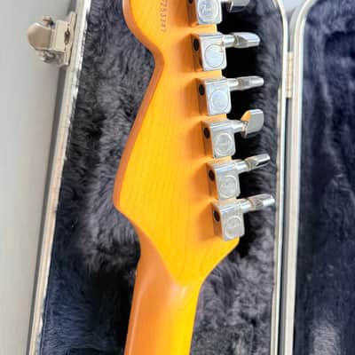 Fender Big Apple Stratocaster with Maple Fretboard 1997 - 2000 - Shoreline Gold image 6