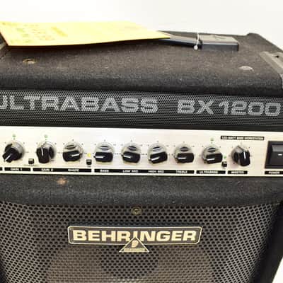 Behringer BX1200 Ultrabass 120-Watt 1x12" Bass Combo Amp imagen 4