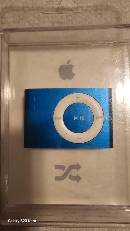 Apple A1204 [MB684LL/A] iPod Shuffle 2GB in Original Packaging image 1