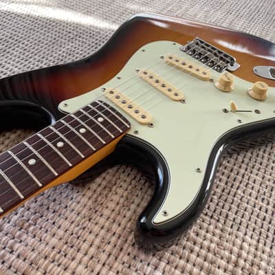 History Z1L-CFS / Made in Japan Left-handed Stratocaster / 2000’s / 3-tone sunburst image 5