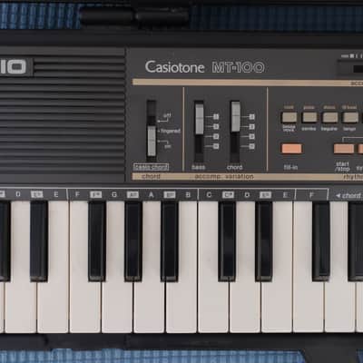 Vintage 1980s Casio Casiotone MT-100 Electric Keyboard Synthesizer Organ & Many Sounds image 2
