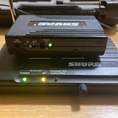 Shure Wireless Guitar System - VHF image 2
