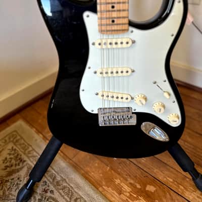 Fender American Stratocaster 2020 - Gloss Black / Locking Tuners / Strap Lock image 1