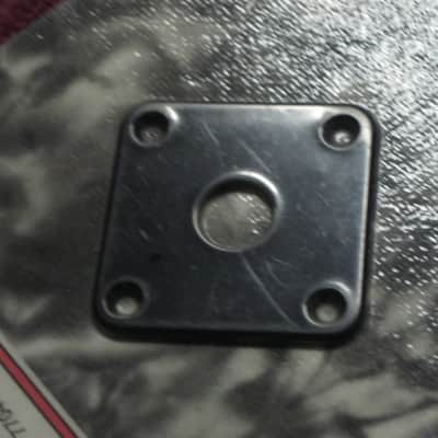 new in package Allparts AP-0633-023 Black Plastic Square Jackplate for Les Paul (this item is packaged by the manufacturer WITHOUT the screws - but I AM including screws), Allparts AP-0633-023 Black Plastic Square Jack Plate image 9