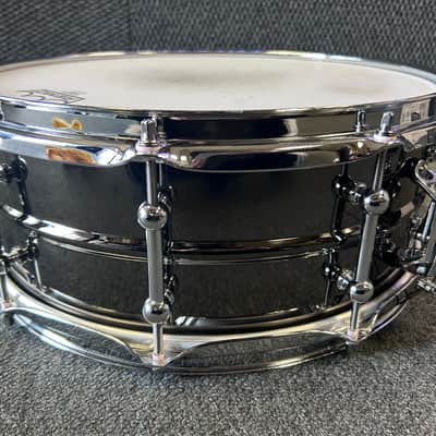 Ludwig 5.5x14" Universal Model Snare Drum - Black Brass image 3
