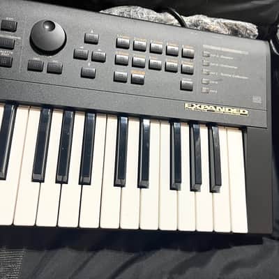Roland XP-30 61-Key 64-Voice Expandable Synthesizer 1999 - 2004 - Black image 5
