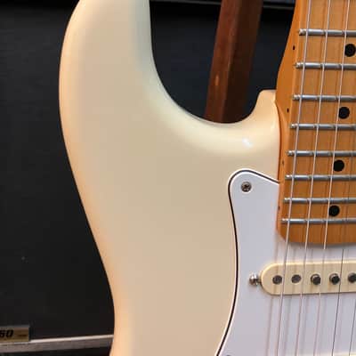 Fender Jimi Hendrix Artist Series Signature Stratocaster 2015 - Present - Olympic White image 5