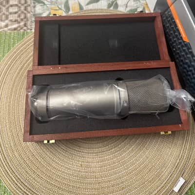Neumann U 87 Ai Large Diaphragm Multipattern Condenser Microphone 1986 - Present - Nickel image 3