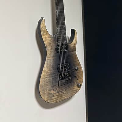 Listing image 1 for Schecter Banshee Mach-7 Evertune 7-String Fallout Burst