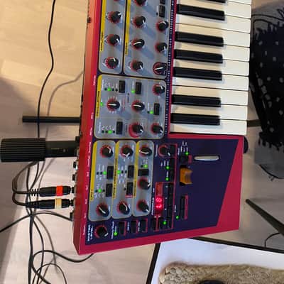 Nord Lead 2 Keyboard image 2