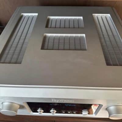 Esoteric F07 integrated amplifier image 3
