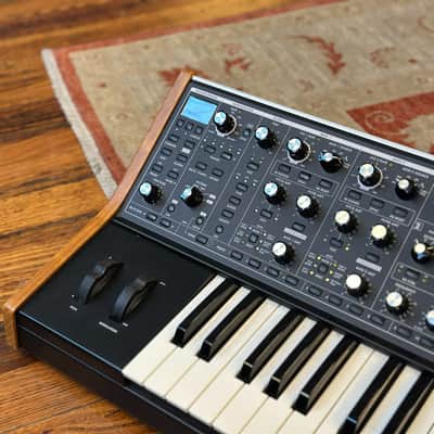 Moog Subsequent 37 Paraphonic Analogue Synthesier image 2