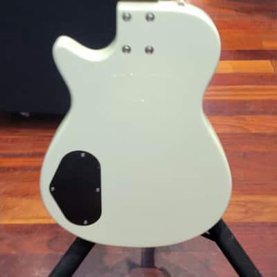 Gretsch Junior Jet Bass 30" Short Scale - Vintage White image 5