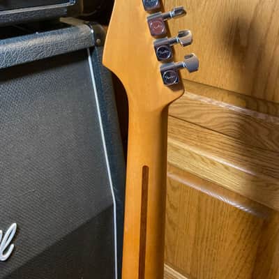 Fender Deluxe Roadhouse Stratocaster with Maple Fretboard 2008 - 2013 Arctic White image 12