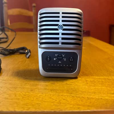 Shure MOTIV MV51 iOS / USB Large Diaphragm Condenser Microphone 2015 - Present - Silver and Black image 2
