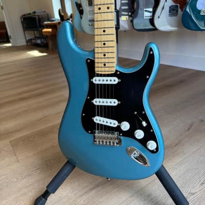 Fender Player Stratocaster Electric Guitar with Maple Fretboard - Tidewater image 2