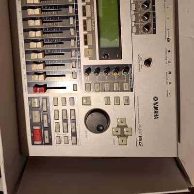 Yamaha AW16G Professional Audio Workstation 16-Track Digital Recorder 2000s - Silver image 2